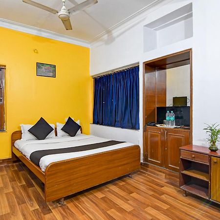 Brill Rooms Near City Centre Metro Station Kolkata Eksteriør bilde